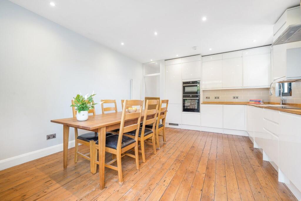 Apartment in London - View 5
