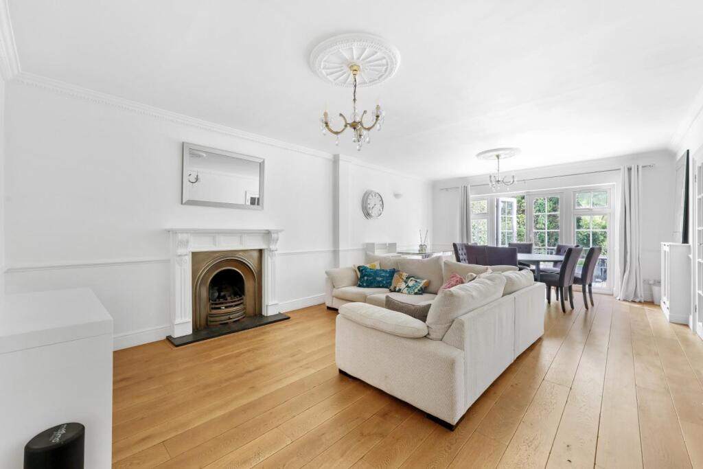 Forest Edge, Buckhurst Hill photo 3