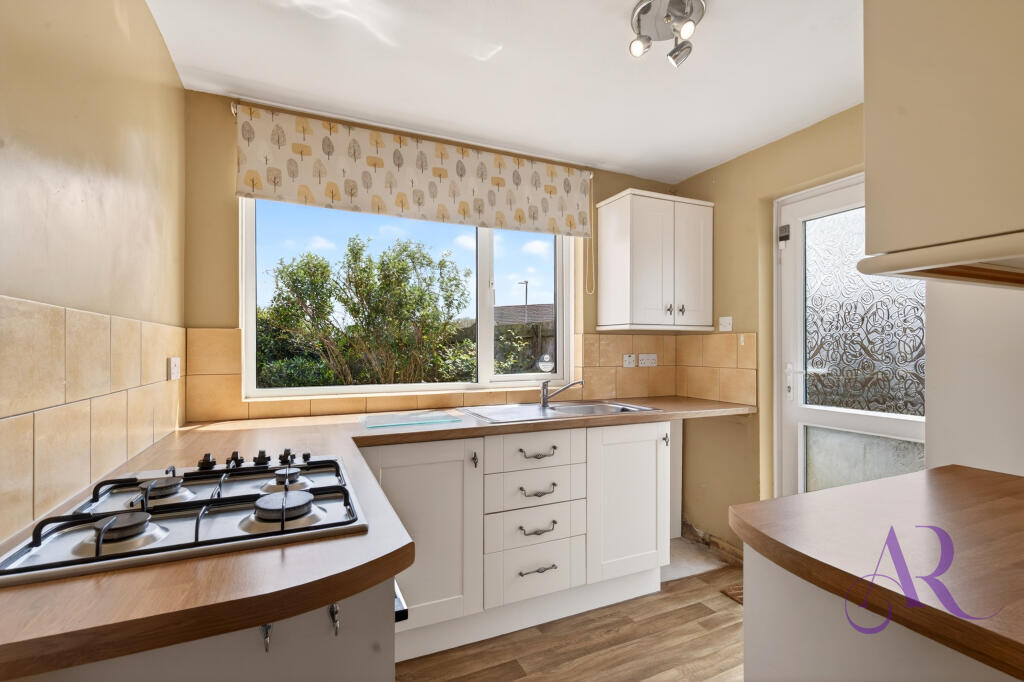 House in Roade, West Northamptonshire - View 2