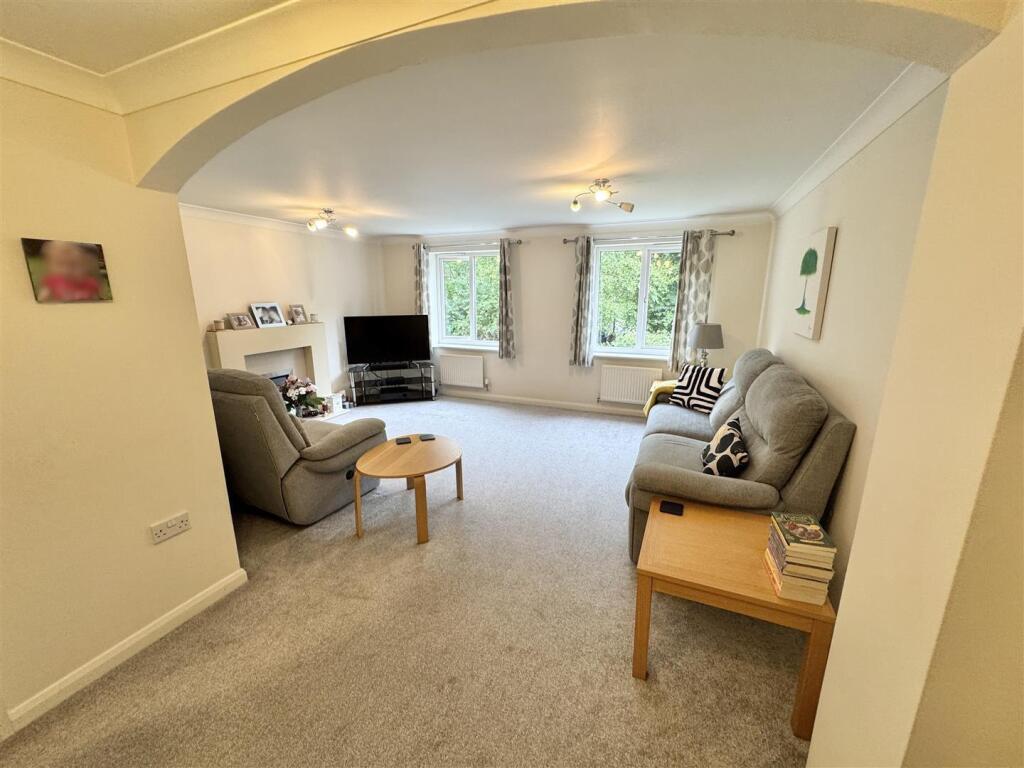 House in Ashfield, Kirkby-in-Ashfield, Sutton-in-Ashfield - More