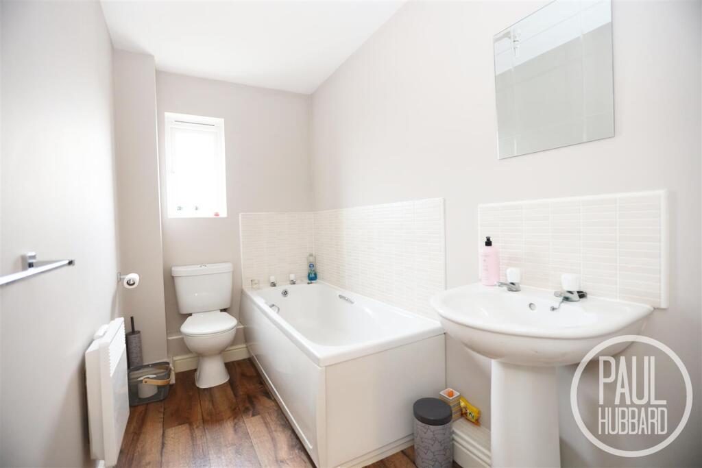 Killick Crescent, Carlton Colville, Lowestoft photo 3