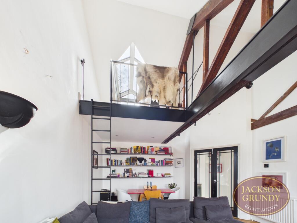 Apartment in Northampton, West Northamptonshire - View 4