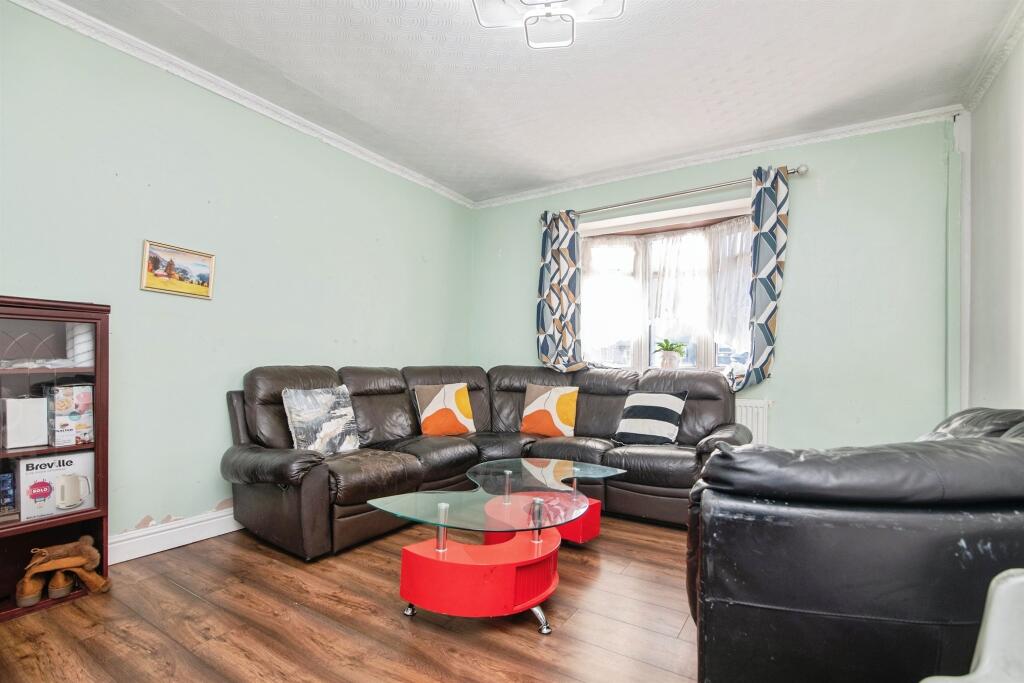 House in Sandwell, West Midlands - View 3