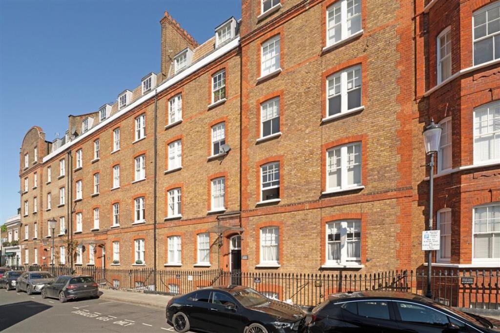 Main image of property: Warwick Chambers, Pater Street