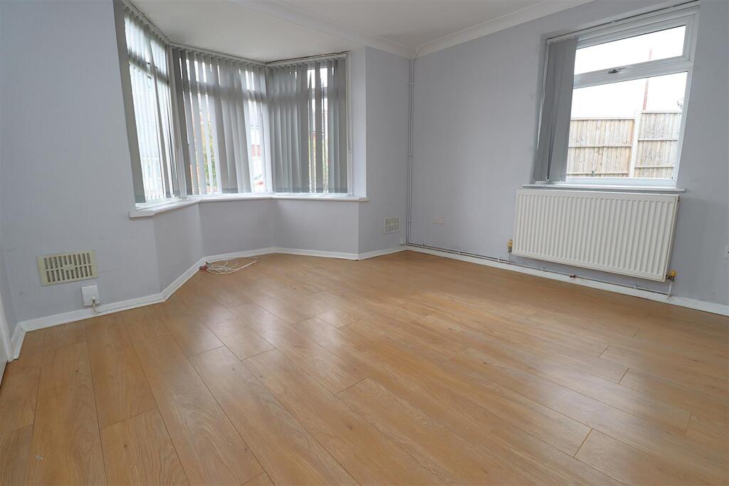 House in Gillingham, Rainham - View 5