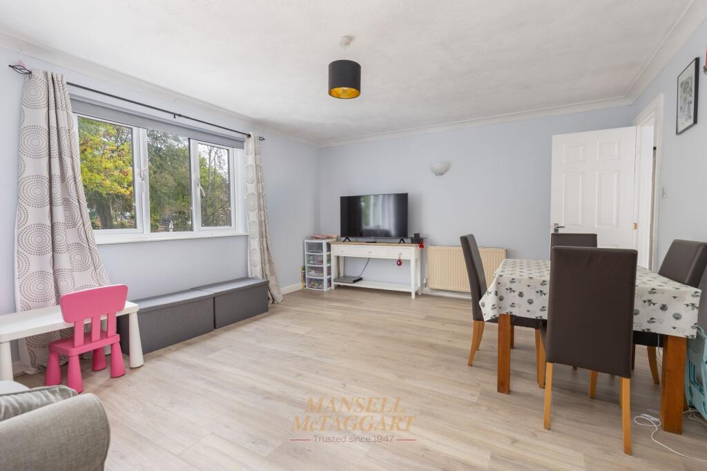Apartment in Mid Sussex, Worth - View 5