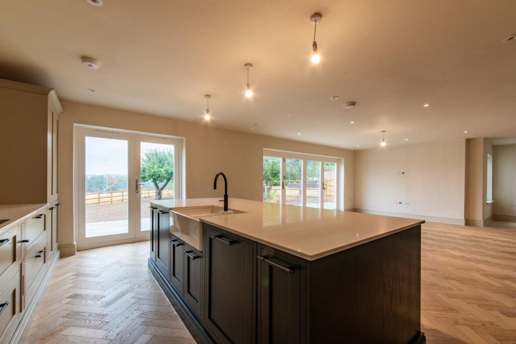 House in Basingstoke and Deane, East Woodhay - View 3