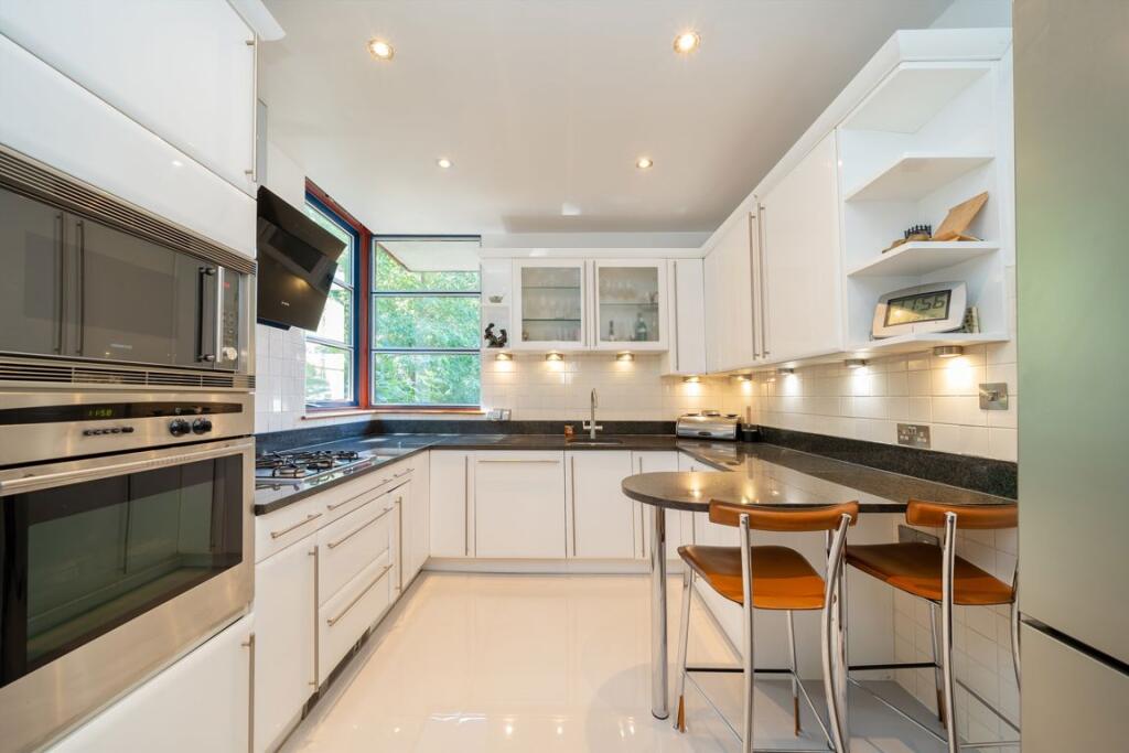 Apartment in London - View 4