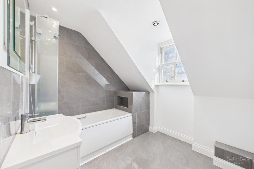 House in Tonbridge - View 3
