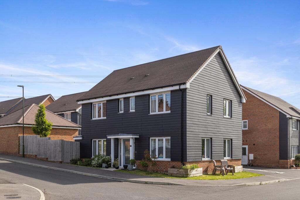 Main image of property: Hillyfield, Billingshurst, RH14