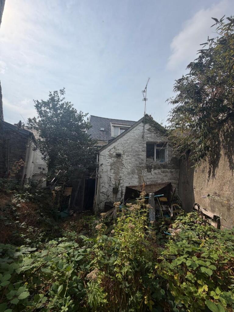 Apartment in Carmarthen, Johnstown - View 4