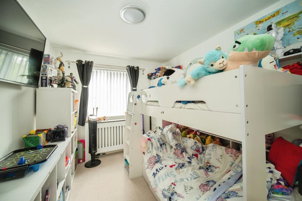 Skippetts Gardens, Basingstoke - More