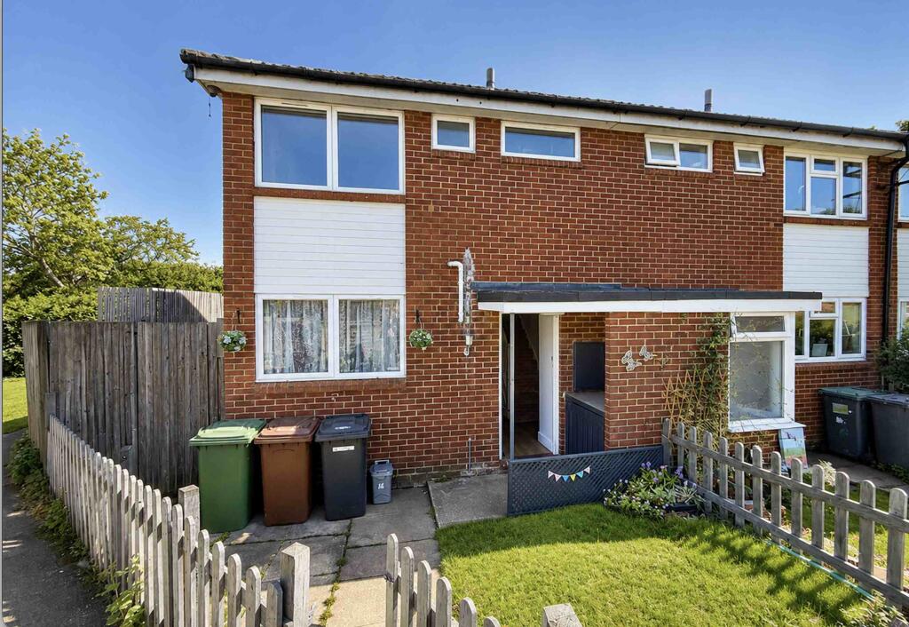 Main image of property: BUSHEY, Cooks Mead