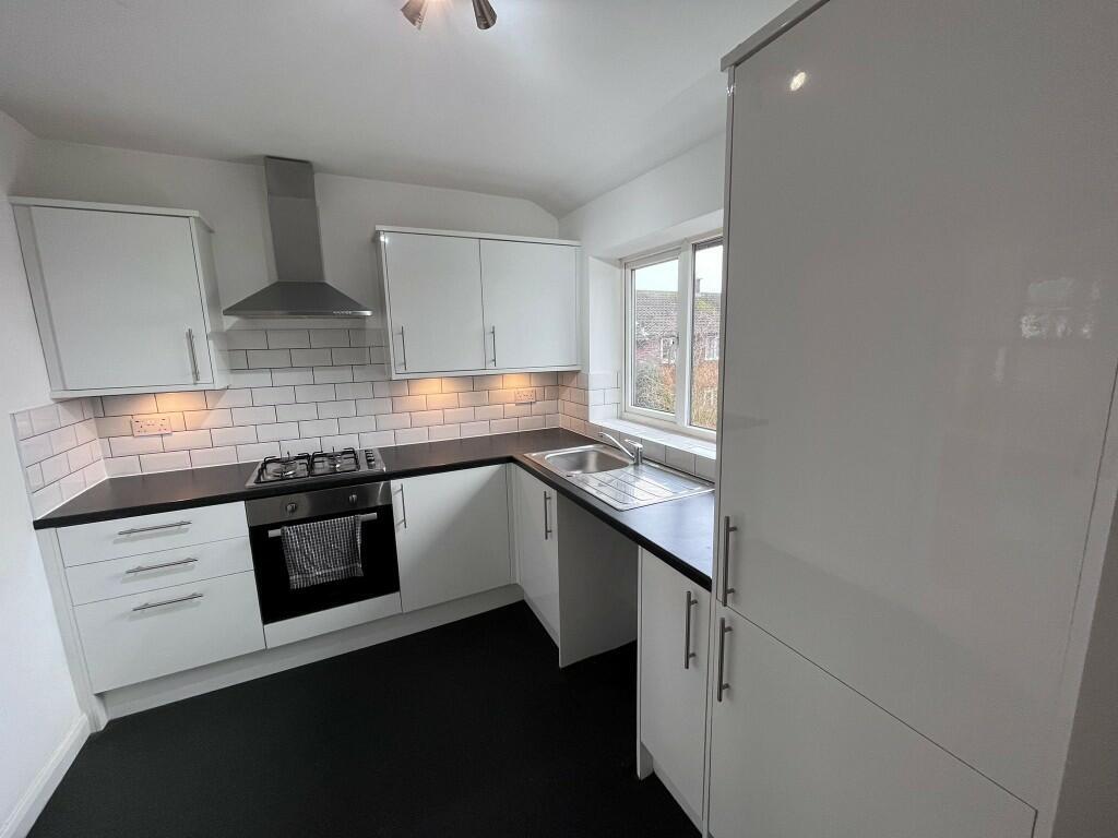 Walnut Avenue, Weaverham photo 3