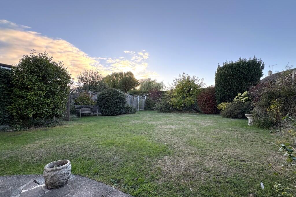 Hall Road, Panfield, Essex photo 4