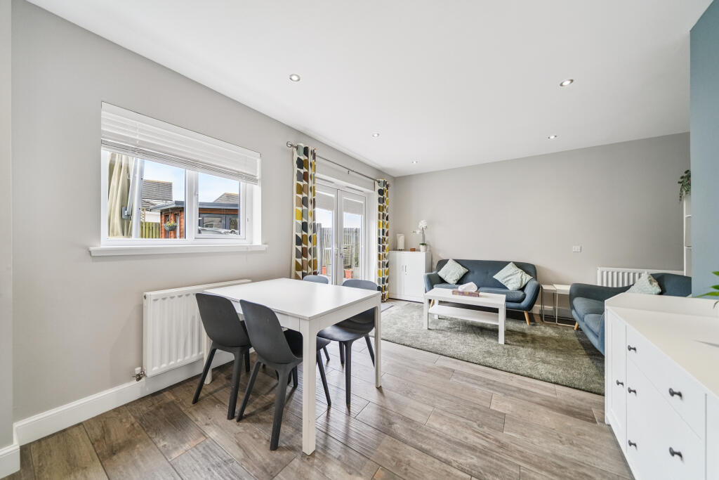 House in Glasgow - More