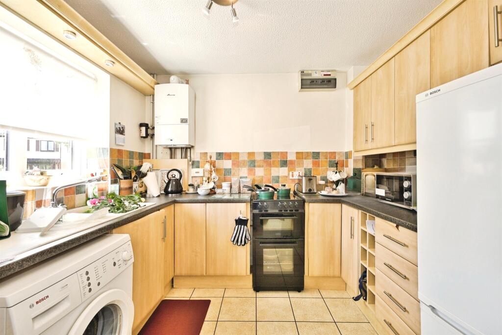 Evesham Avenue, Yeovil - View 2