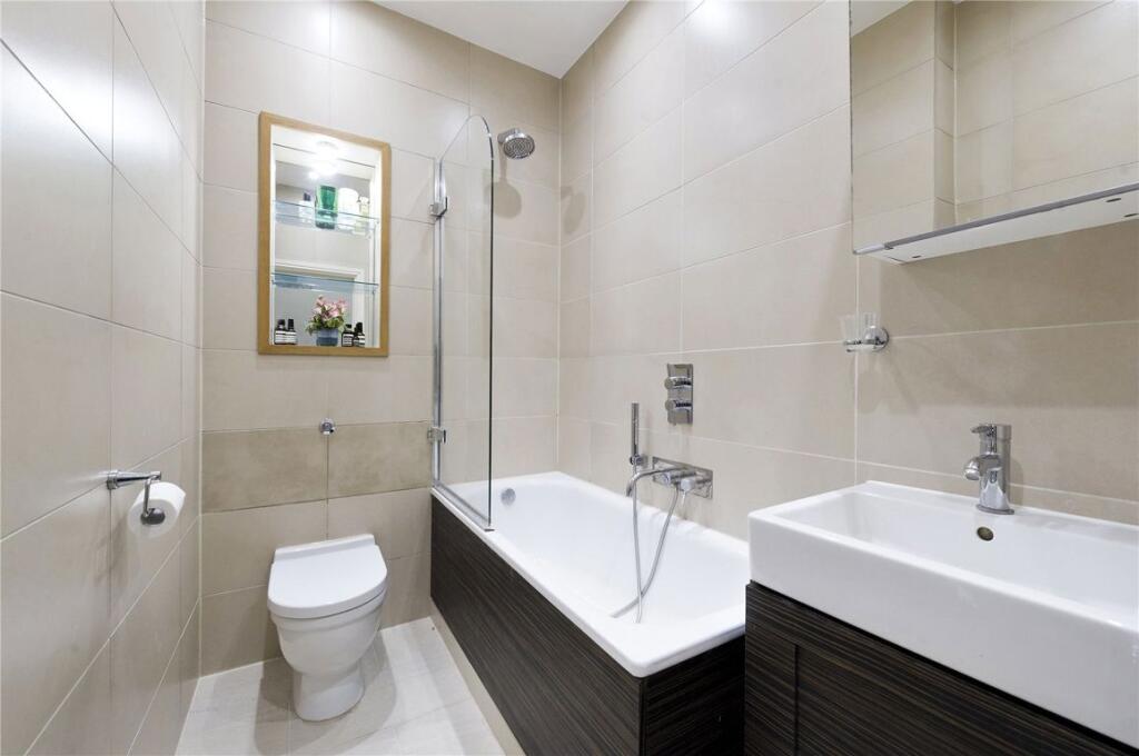 Apartment in London, Kensington - View 5