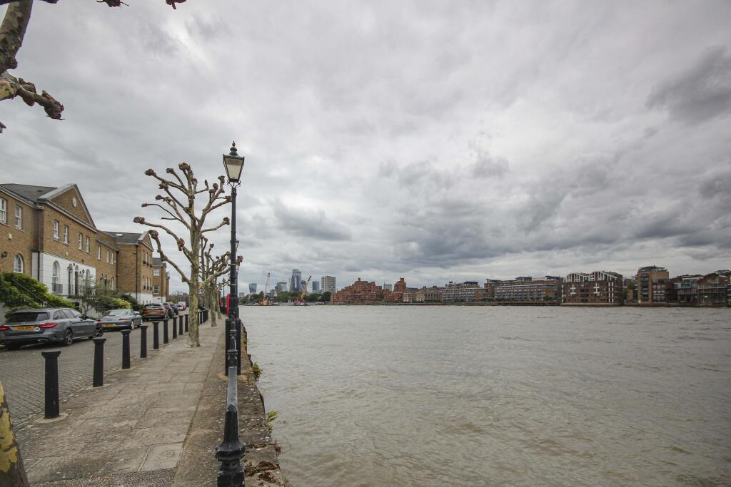 Apartment in London - More