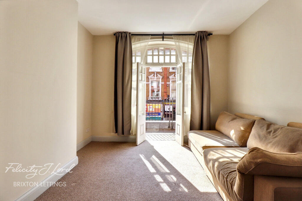 Apartment in London - More