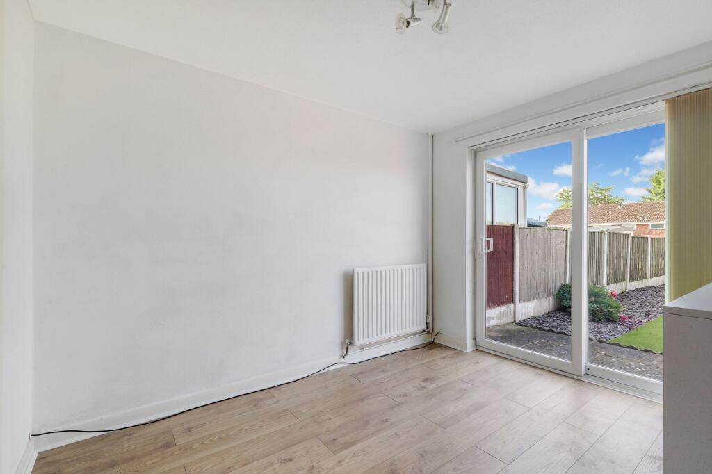 House in Gedling, Nottinghamshire - More