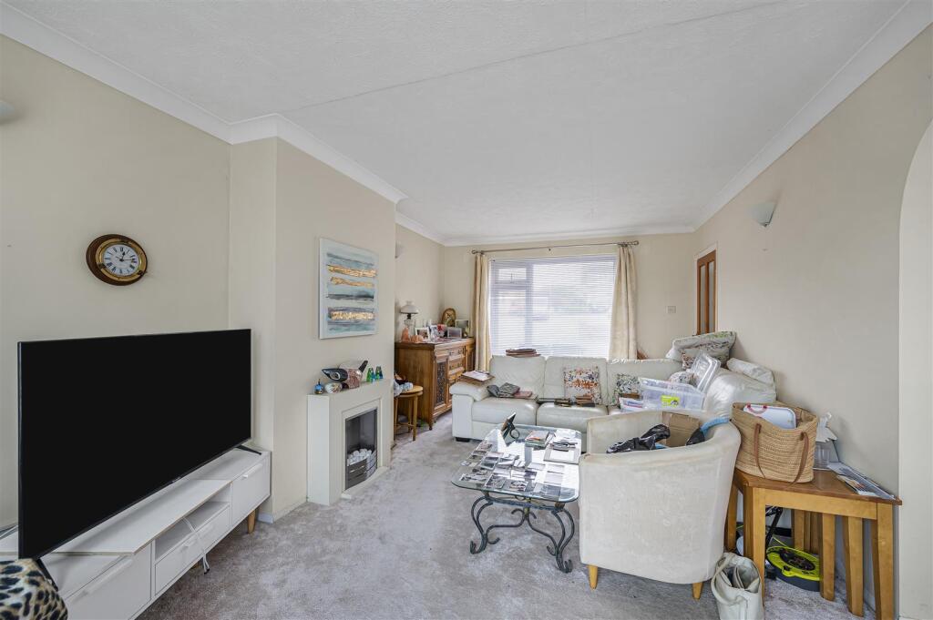 Edinburgh Road, Seaford photo 4