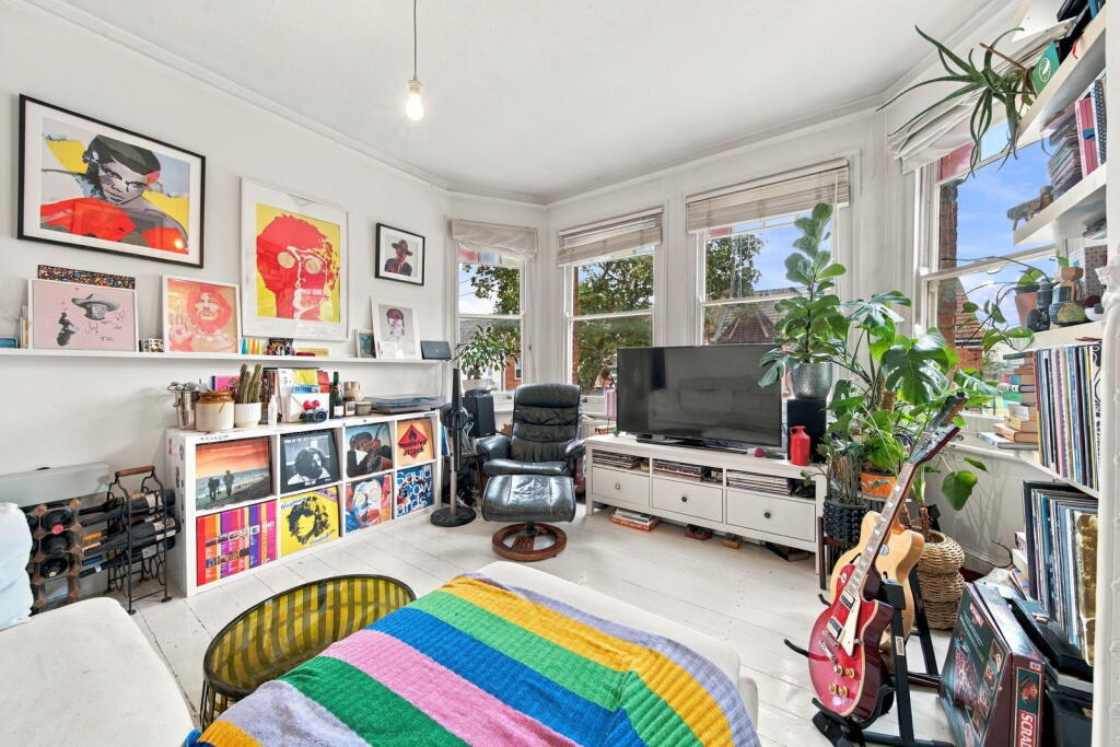 Apartment in London - View 5