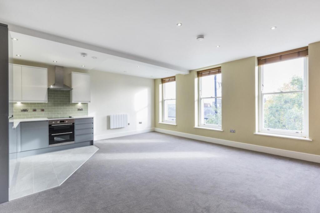 Apartment in Bradford, Middleton Estate, Ilkley - View 2