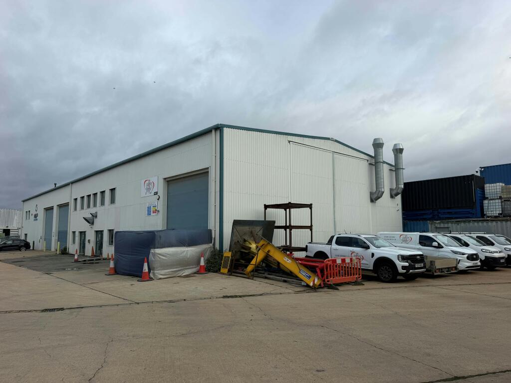 Main image of property: Unit 4 Cracknore Inustrial Park, Harbour Close, Marchwood, Southampton, SO40 4AF