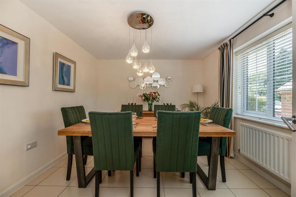 House in Clanfield - View 4