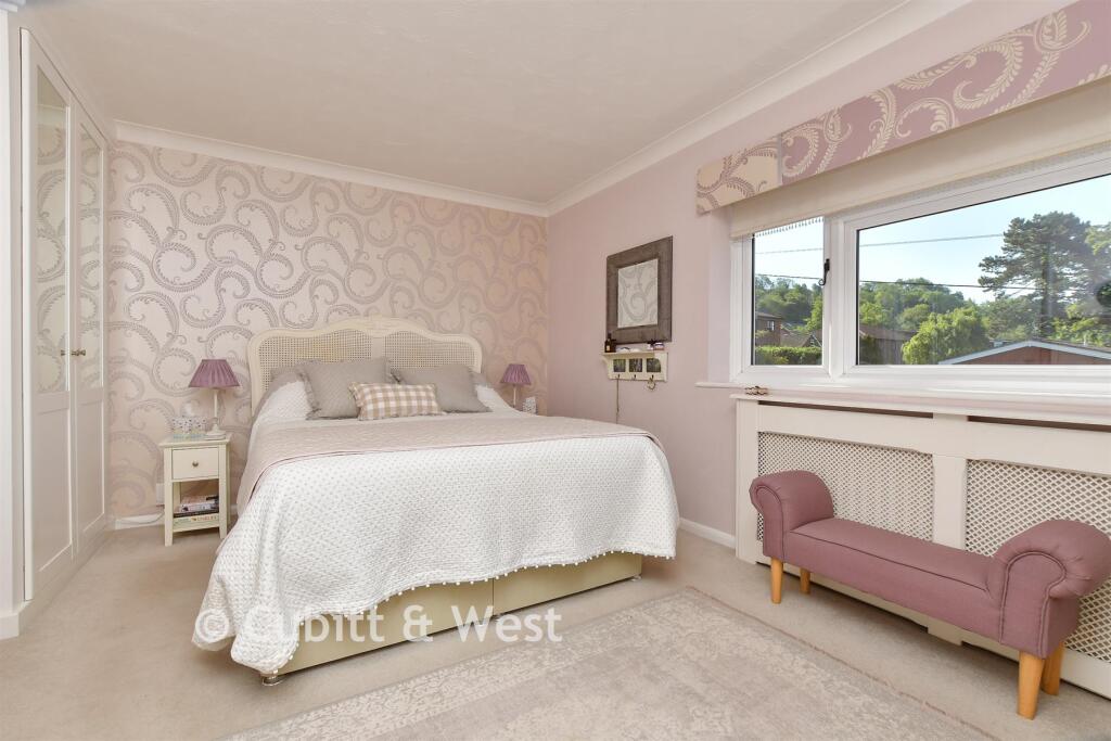 House in Tonbridge - View 5