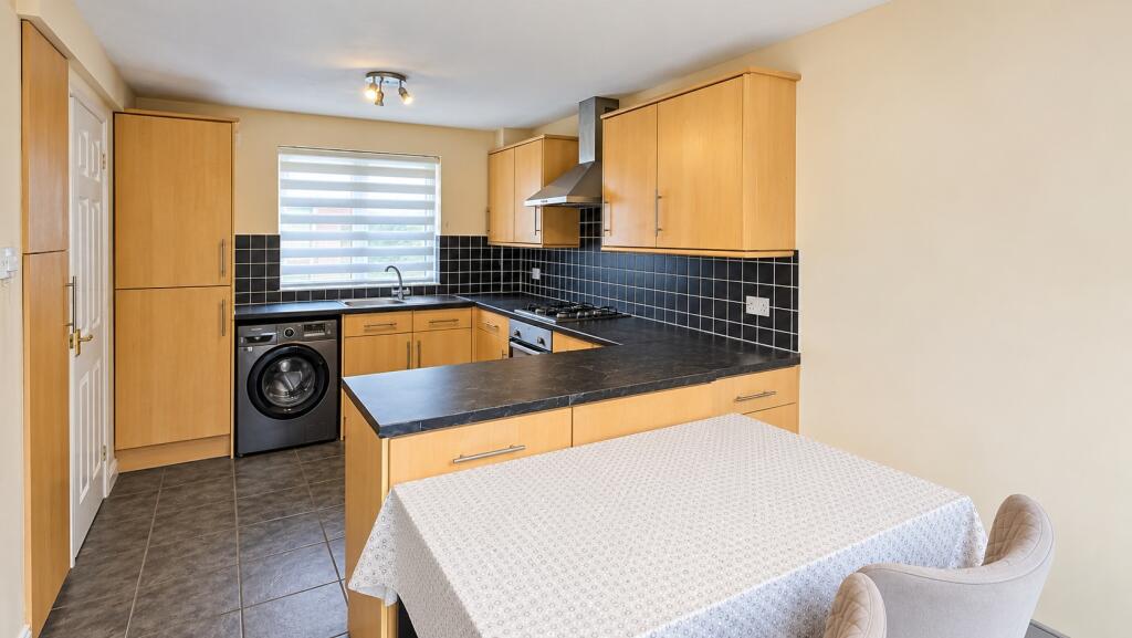 House in Newport Pagnell, Tickford End - View 4