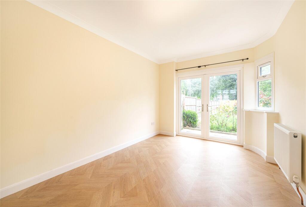 Solihull, West Midlands, B92 photo 4