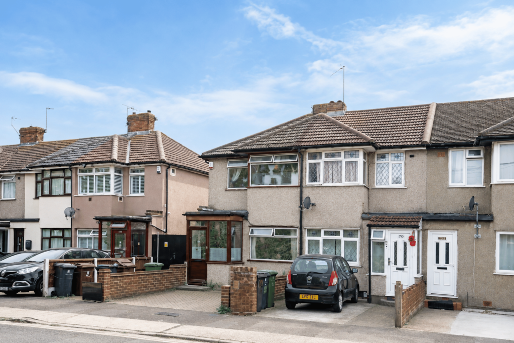 Main image of property: Oval Road North, Dagenham, London, RM10