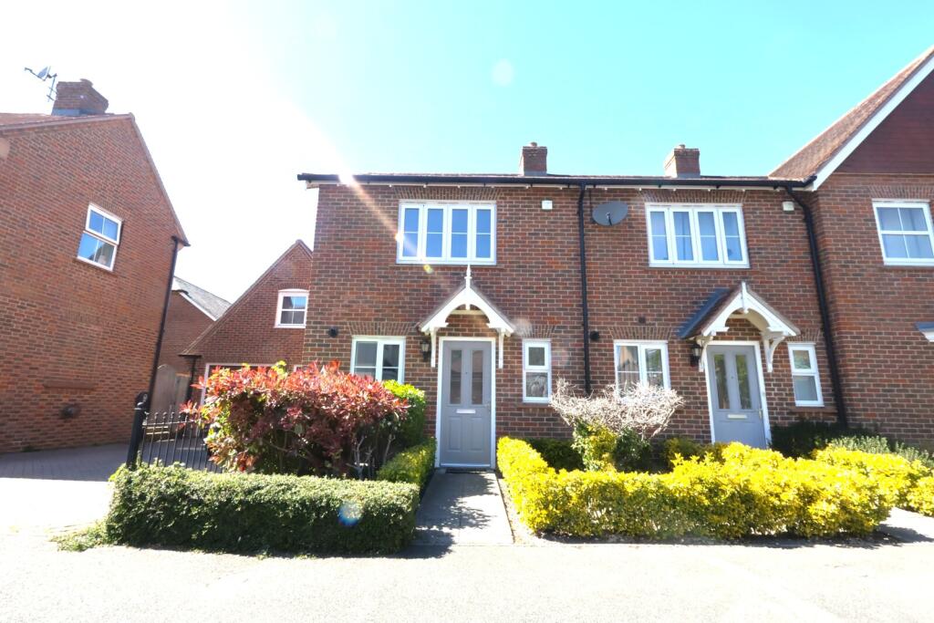 Main image of property: St Dunstans Close, Monks Risborough, Princes Risborough, Buckinghamshire, HP27