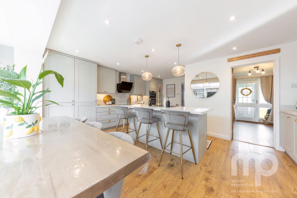 Extended Family Home Robert Key Drive, Mattishall, Norfolk photo 4