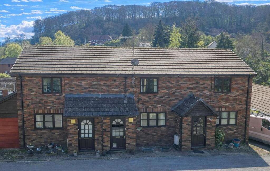 House in Knighton - View 5