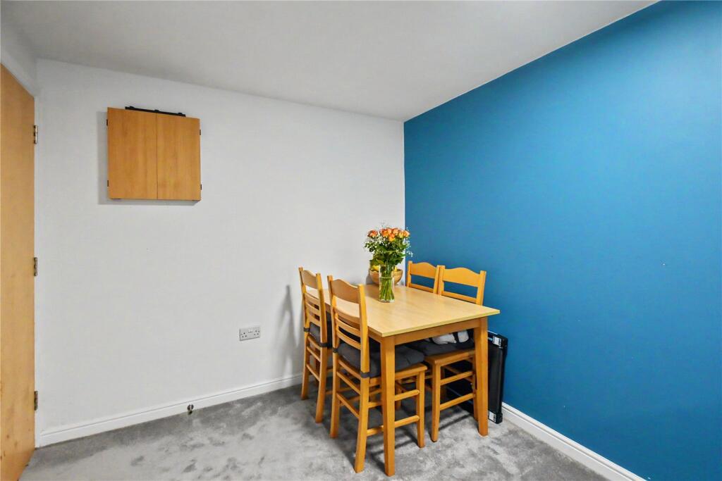 Apartment in Leeds - View 5