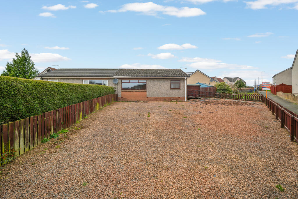 2-bed house on 3 Canmore Drive, Stenhousemuir, Larbert, FK5, £205,000