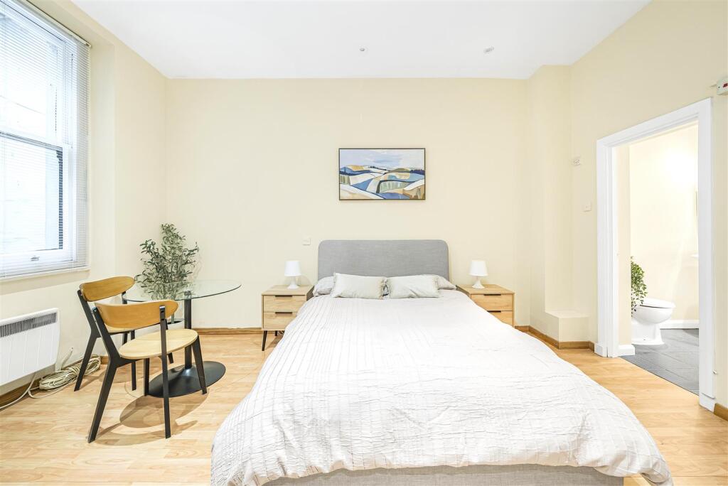 Studio flat for rent