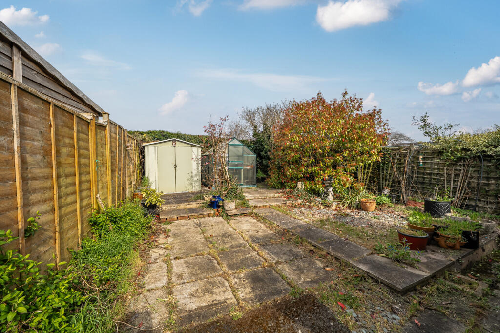 House in Stratford-on-Avon, Wellesbourne CP - View 4