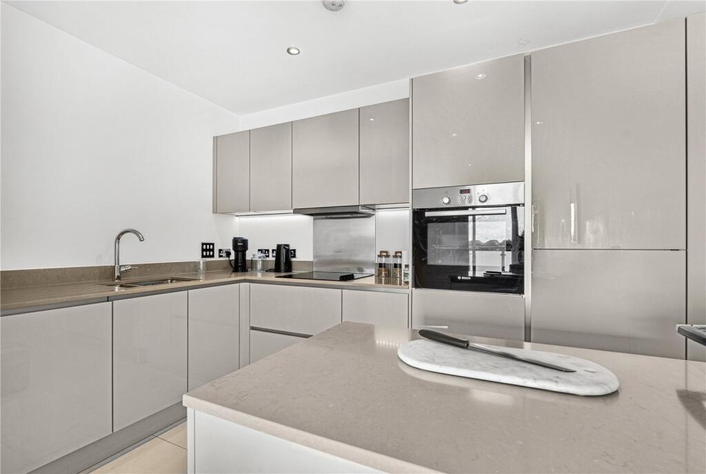 Apartment in Twickenham - More