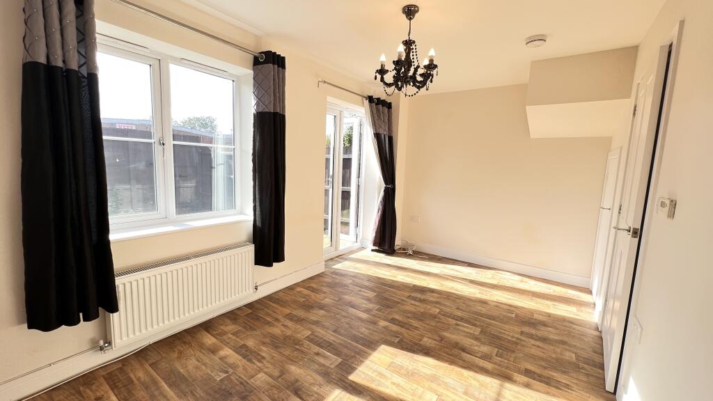 House in Peterborough - View 4