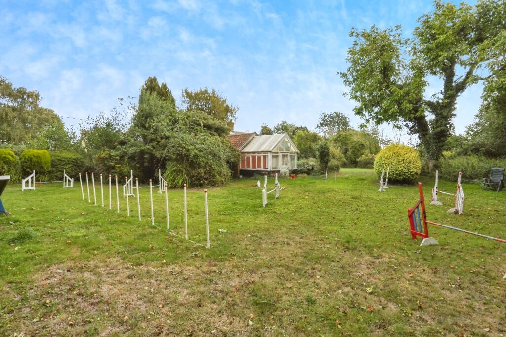 Brettenham Road, IP7 photo 4