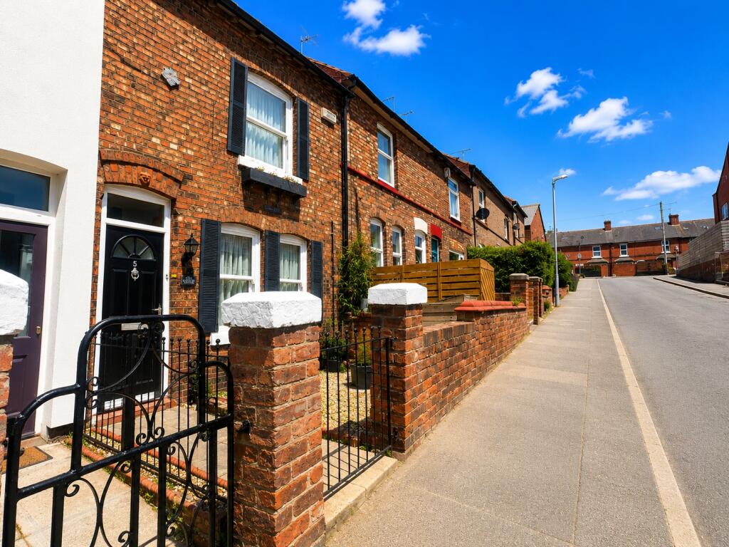 Main image of property: Coronation Street, Saltney, Chester, Cheshire West and Ches, CH4