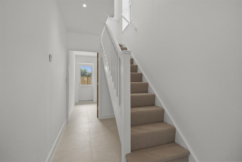 Blatchington Road, Seaford photo 2