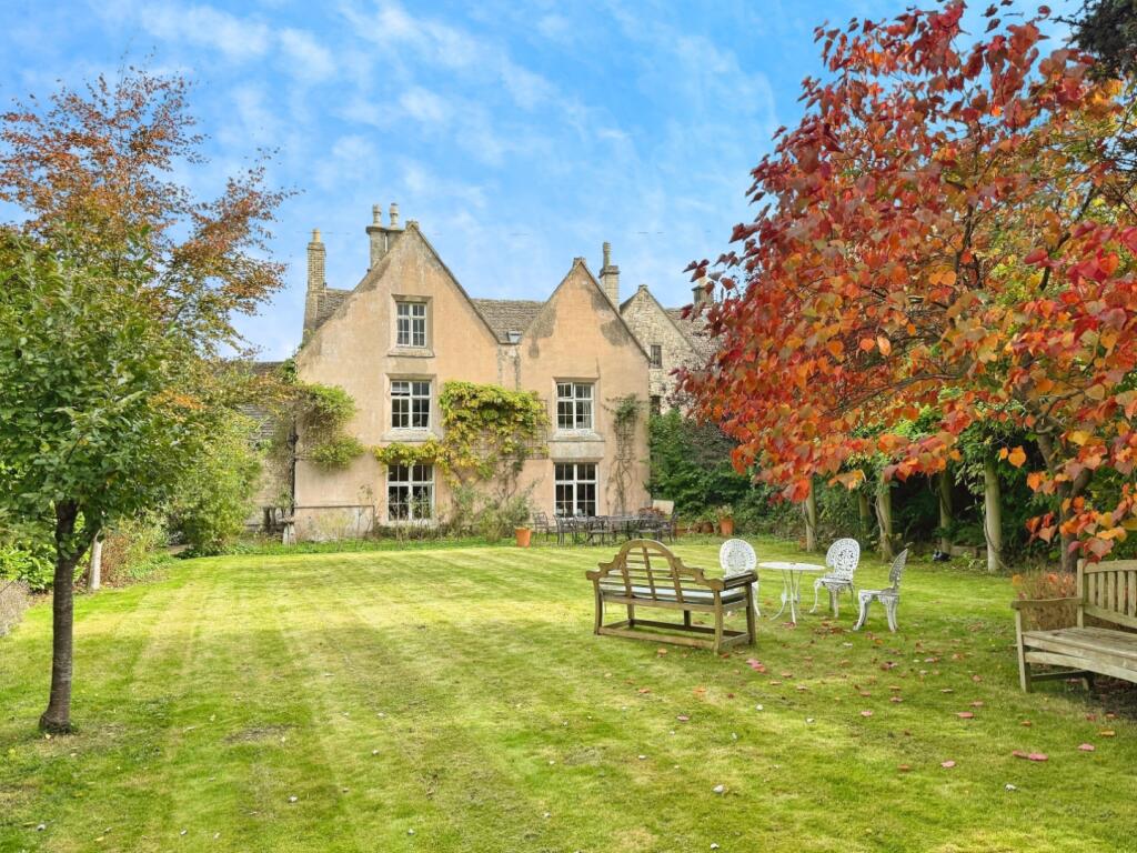 4-bed semi-detached on Brimscombe, Stroud, £795,000