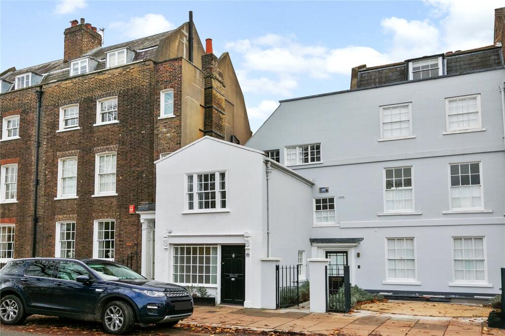 Main image of property: Kew Green, Richmond, TW9