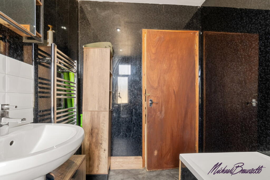 Additional image 13 of South View, Greengates, Bradford, BD10 0QX