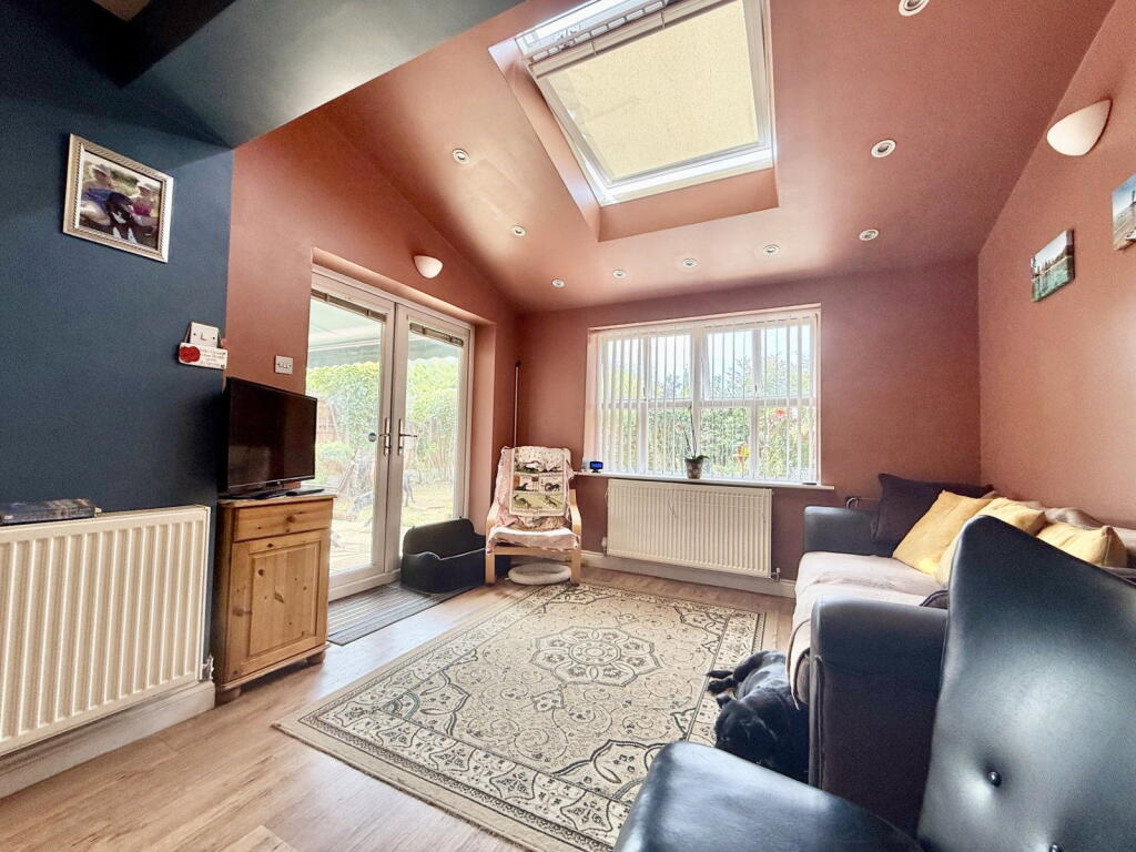 House in Gloucester - View 5